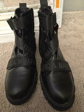 Nautica cool short boots size 8US great shape